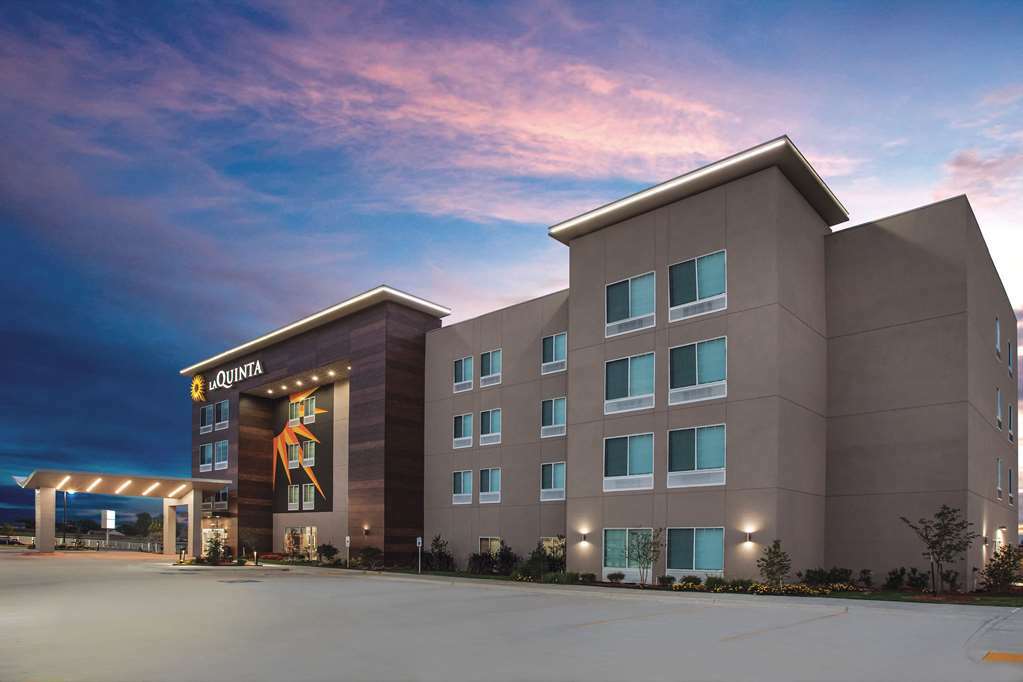 La Quinta By Wyndham Opelika Auburn Hotel Exterior photo