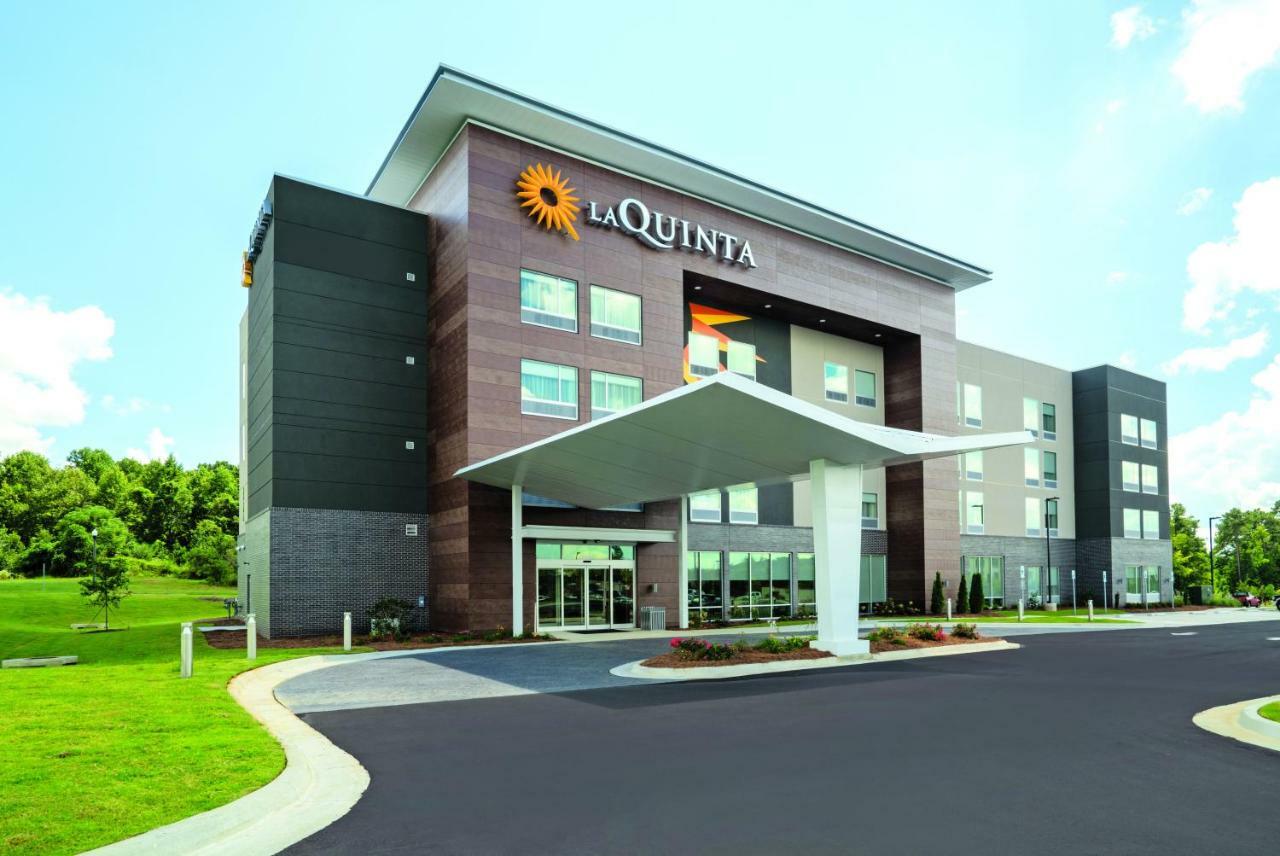 La Quinta By Wyndham Opelika Auburn Hotel Exterior photo
